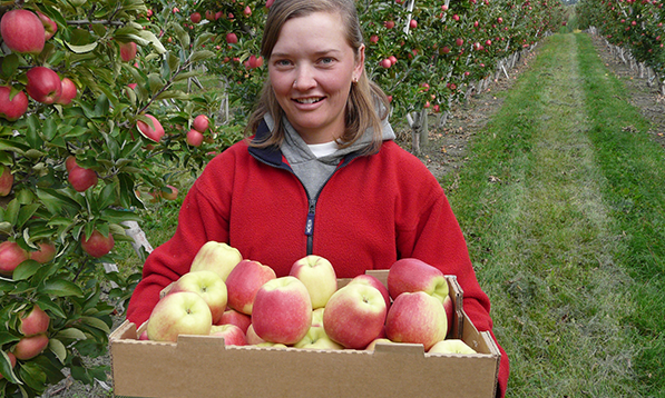 Home-grown goodness: Ambrosia producer Madeleine van Roechoudt talks farming, family, and how to enjoy the best apples in BC – We Heart Local BC