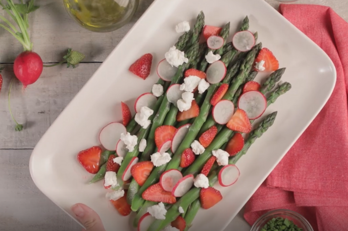 Asparagus Salad with Strawberries, Radish and Goat Cheese